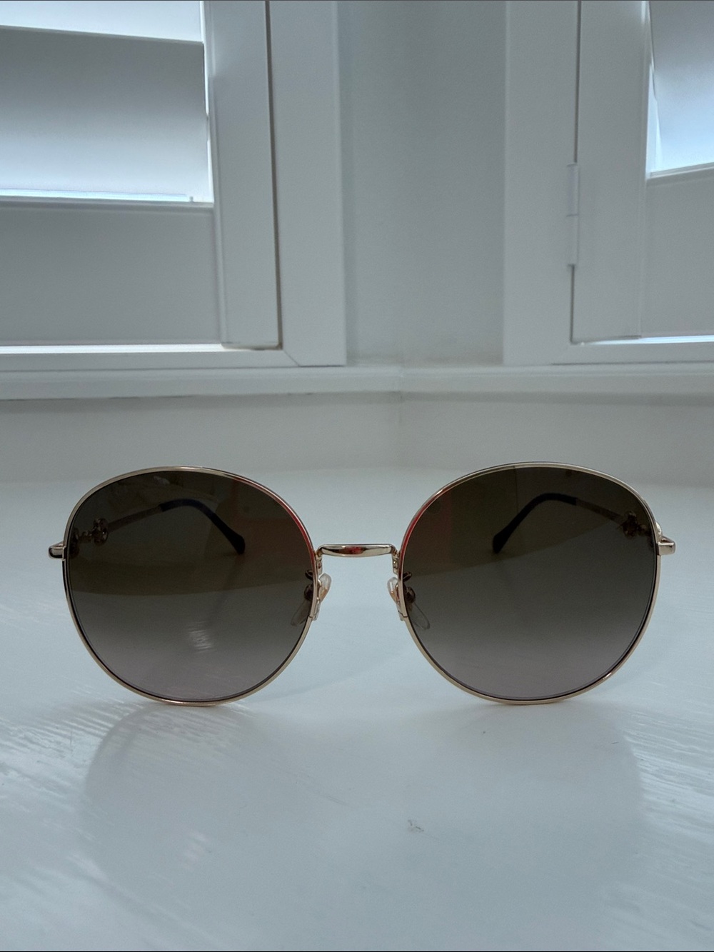 Gucci Gold Metal Sunglasses with Gradient Lenses - Picture 2 of 2